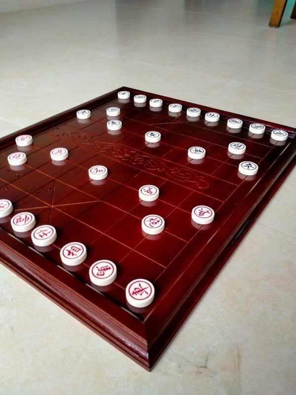 Bàn cờ tướng gỗ sồi nâu hoa 50x60cm c